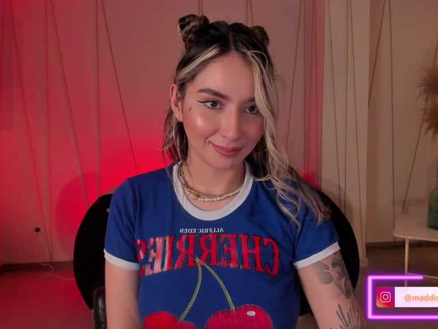 MaddisonCollins live cam on BongaCams