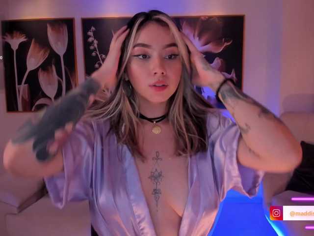 MaddisonCollins live cam on BongaCams