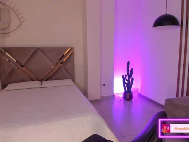 MaddisonCollins Cam en direct sur BongaCams
