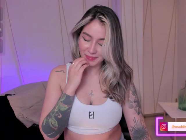 MaddisonCollins live cam on BongaCams