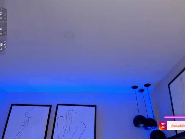 MaddisonCollins Live Cam and Statistics on UnifiedCams