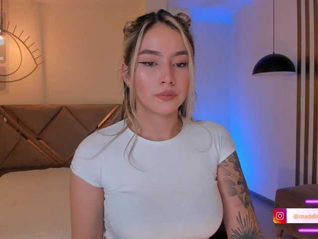 MaddisonCollins live cam on BongaCams