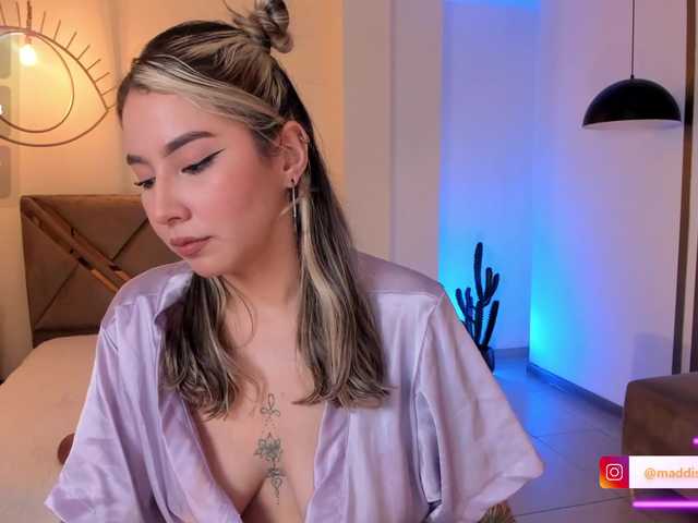 MaddisonCollins live cam on BongaCams