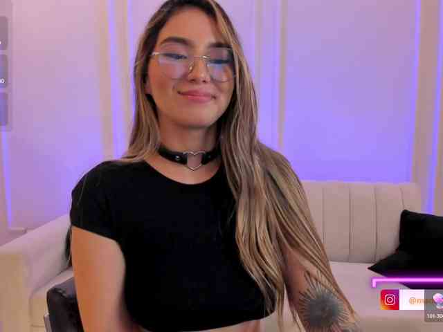 MaddisonCollins MaddisonCollins