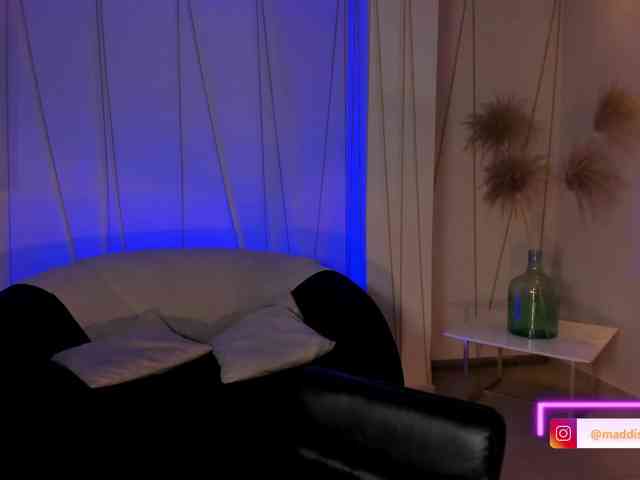 MaddisonCollins webcam