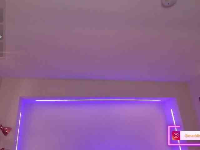 MaddisonCollins webcam