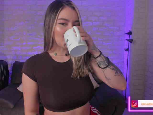 MaddisonCollins webcam
