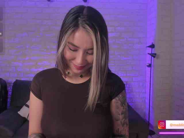 MaddisonCollins webcam