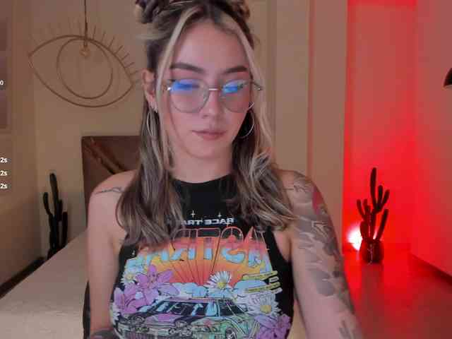 MaddisonCollins webcam