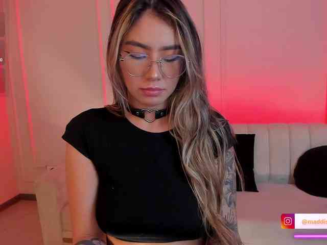 MaddisonCollins webcam