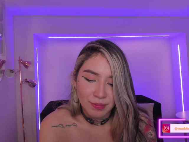 MaddisonCollins webcam