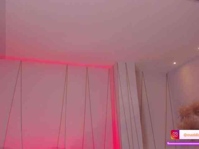 MaddisonCollins webcam