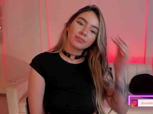 MaddisonCollins webcam