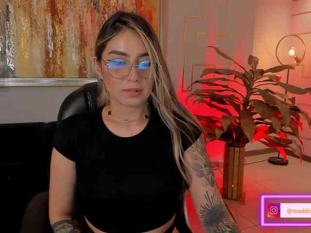 MaddisonCollins webcam