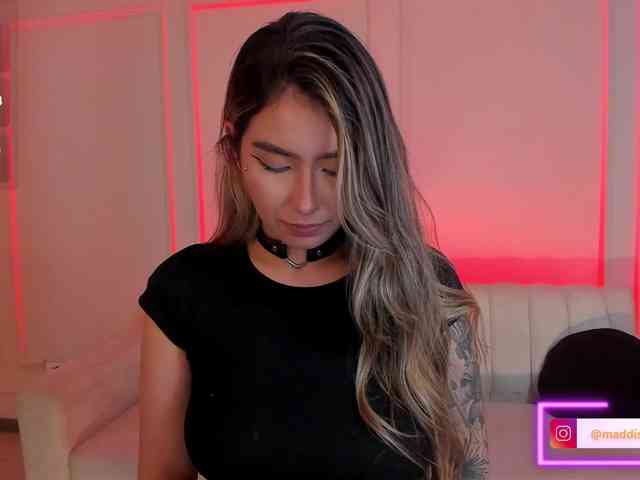 MaddisonCollins webcam