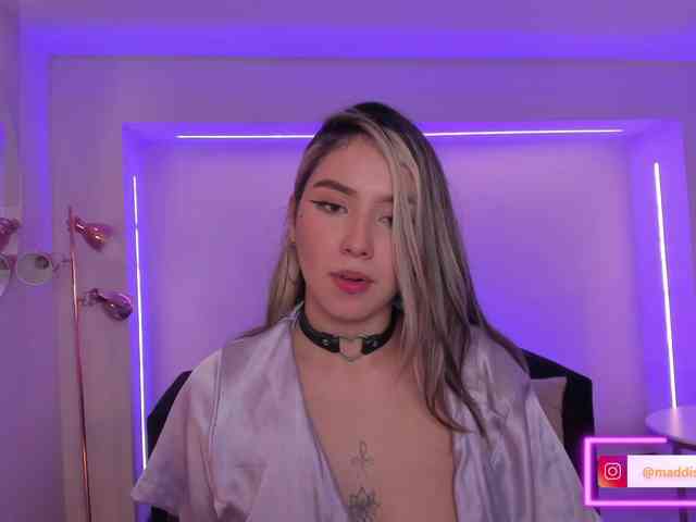 MaddisonCollins webcam