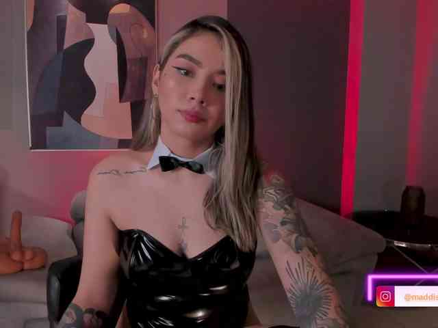 MaddisonCollins webcam
