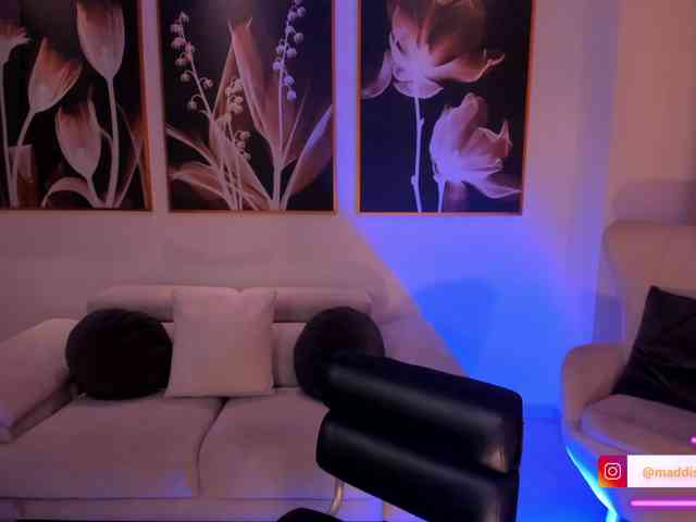 MaddisonCollins webcam