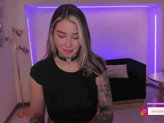 MaddisonCollins webcam