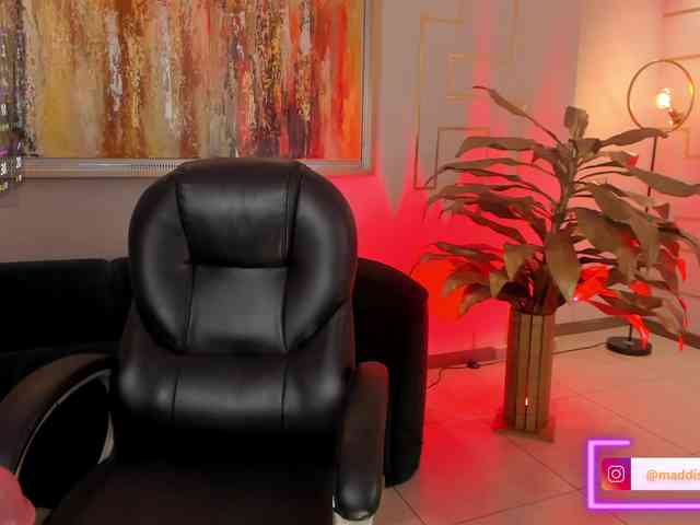 MaddisonCollins webcam