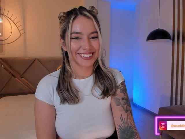 MaddisonCollins webcam