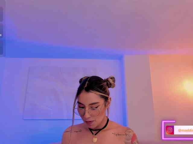 MaddisonCollins webcam