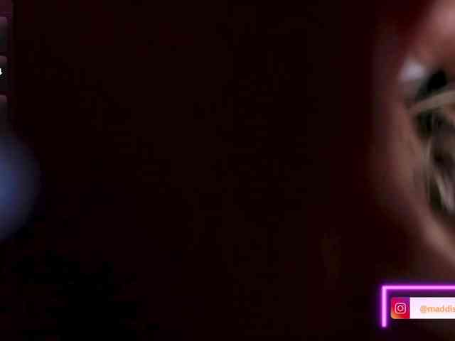 MaddisonCollins webcam