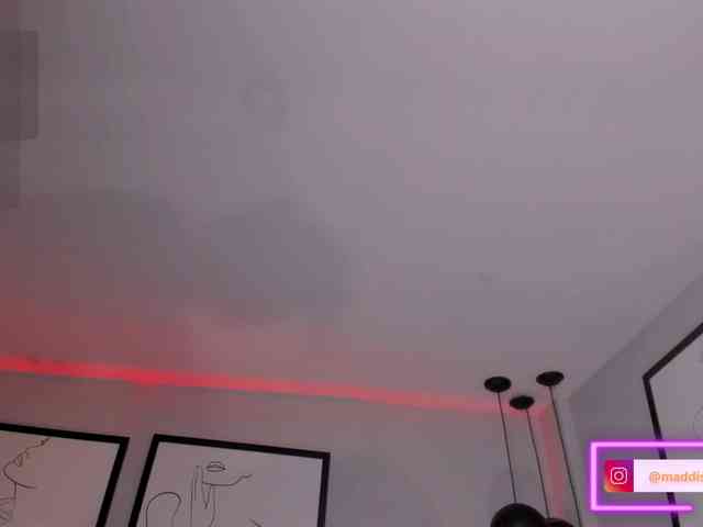 MaddisonCollins webcam