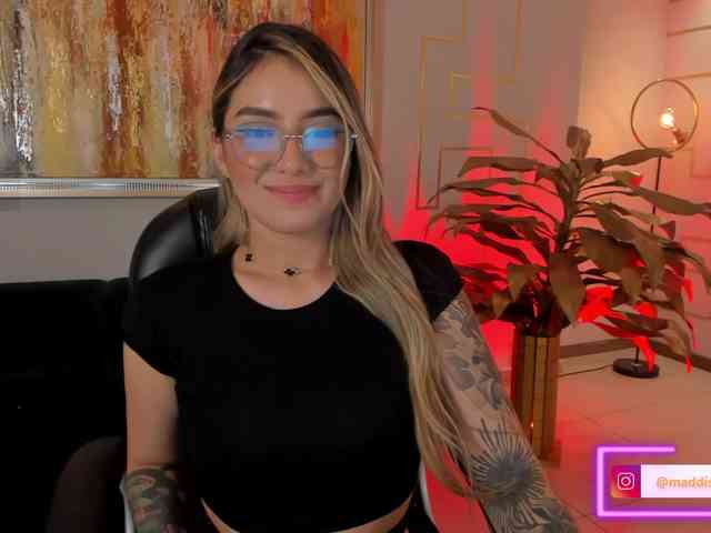 MaddisonCollins webcam