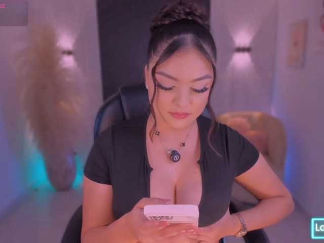 IvyJones1 live cam on BongaCams