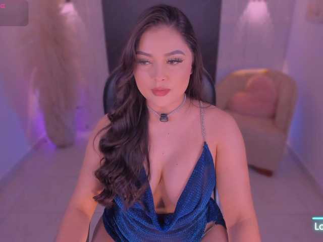 IvyJones1 live webcam show
