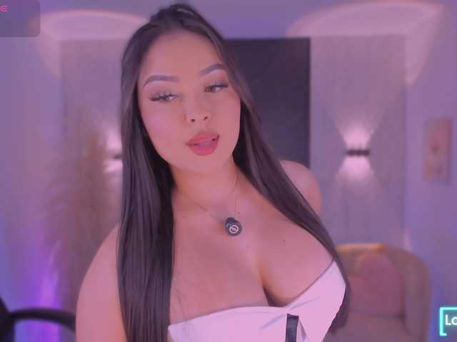 IvyJones1 live webcam show