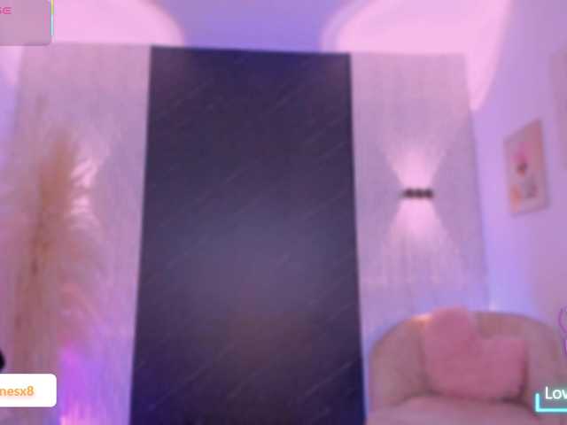 IvyJones1 live cam on BongaCams
