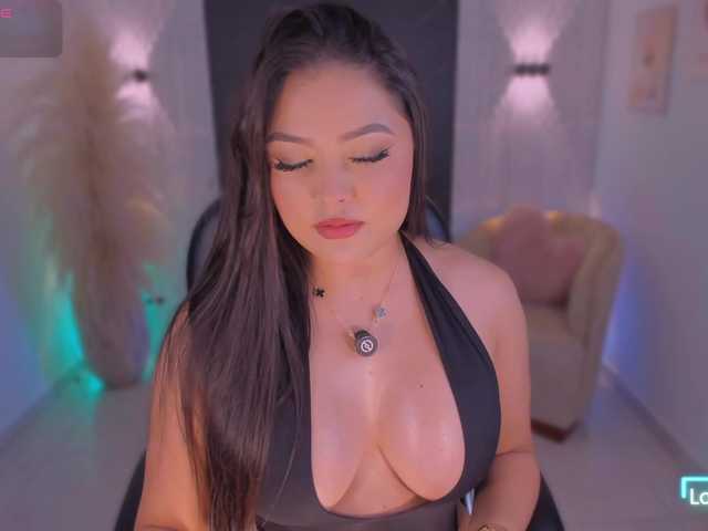 IvyJones1 live cam on BongaCams