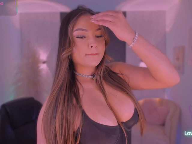 IvyJones1 live cam on BongaCams