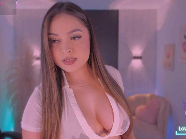 IvyJones1 live cam on BongaCams
