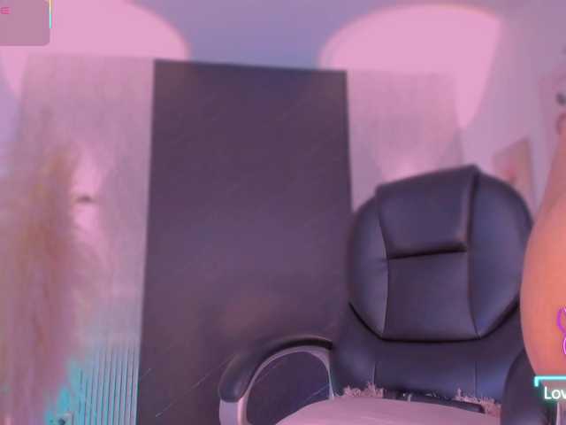 IvyJones1 live cam on BongaCams