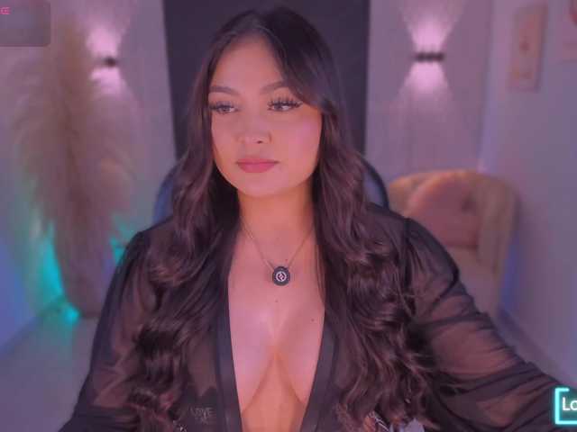 IvyJones1 live cam on BongaCams