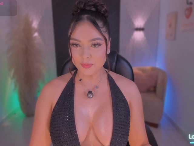 IvyJones1 live cam on BongaCams