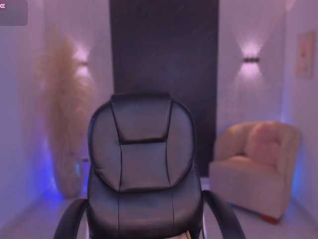 IvyJones1 live cam on BongaCams