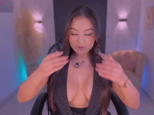 IvyJones1, en directo ahora en BongaCams