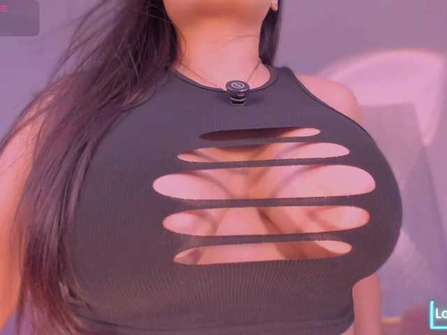 IvyJones1 live cam on BongaCams