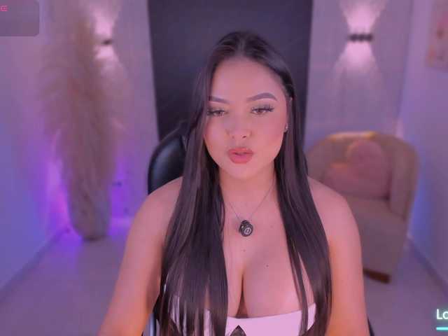IvyJones1 live webcam show