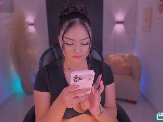 IvyJones1 live cam on BongaCams