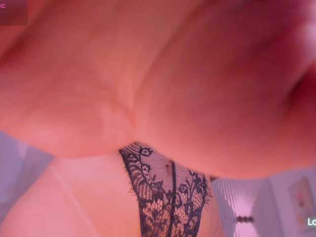 IvyJones1 live cam on BongaCams