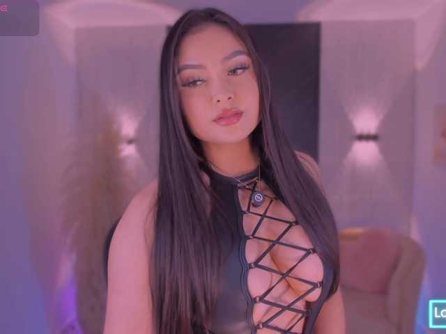 IvyJones1 live cam on BongaCams