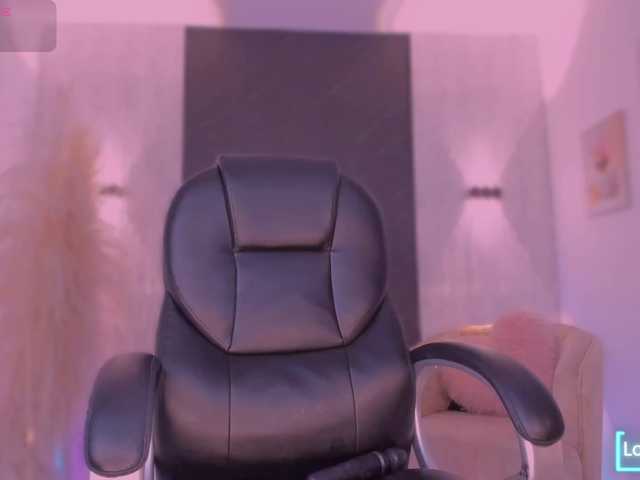 IvyJones1 live cam on BongaCams