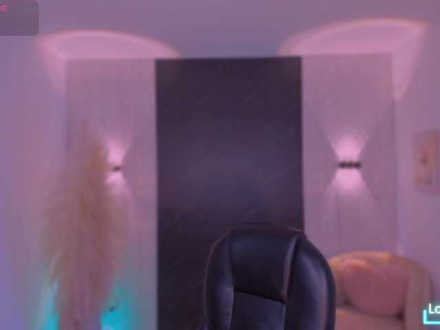 IvyJones1 live cam on BongaCams