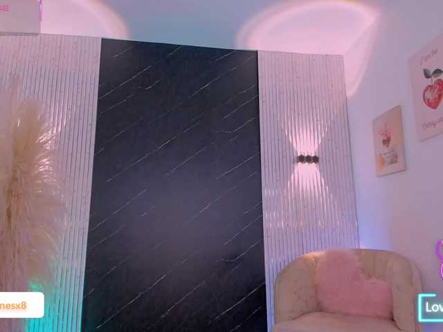 IvyJones1 live cam on BongaCams