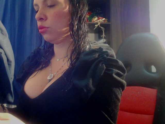 LinnaMackay live cam on BongaCams